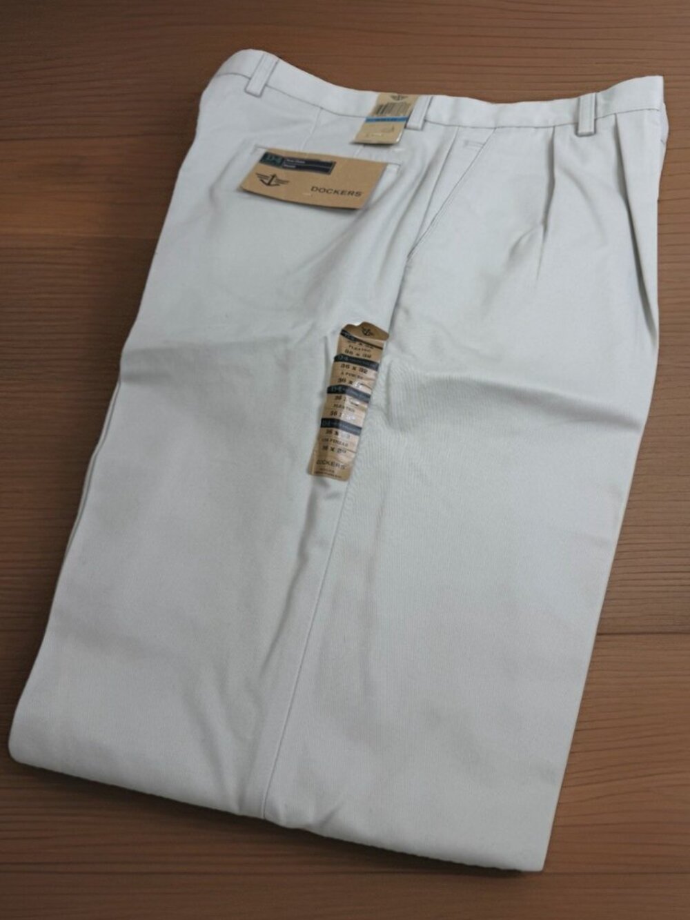 Dockers 36x32 D4 Relaxed Pleated Chino Khaki 100% Cotton Pants NWT